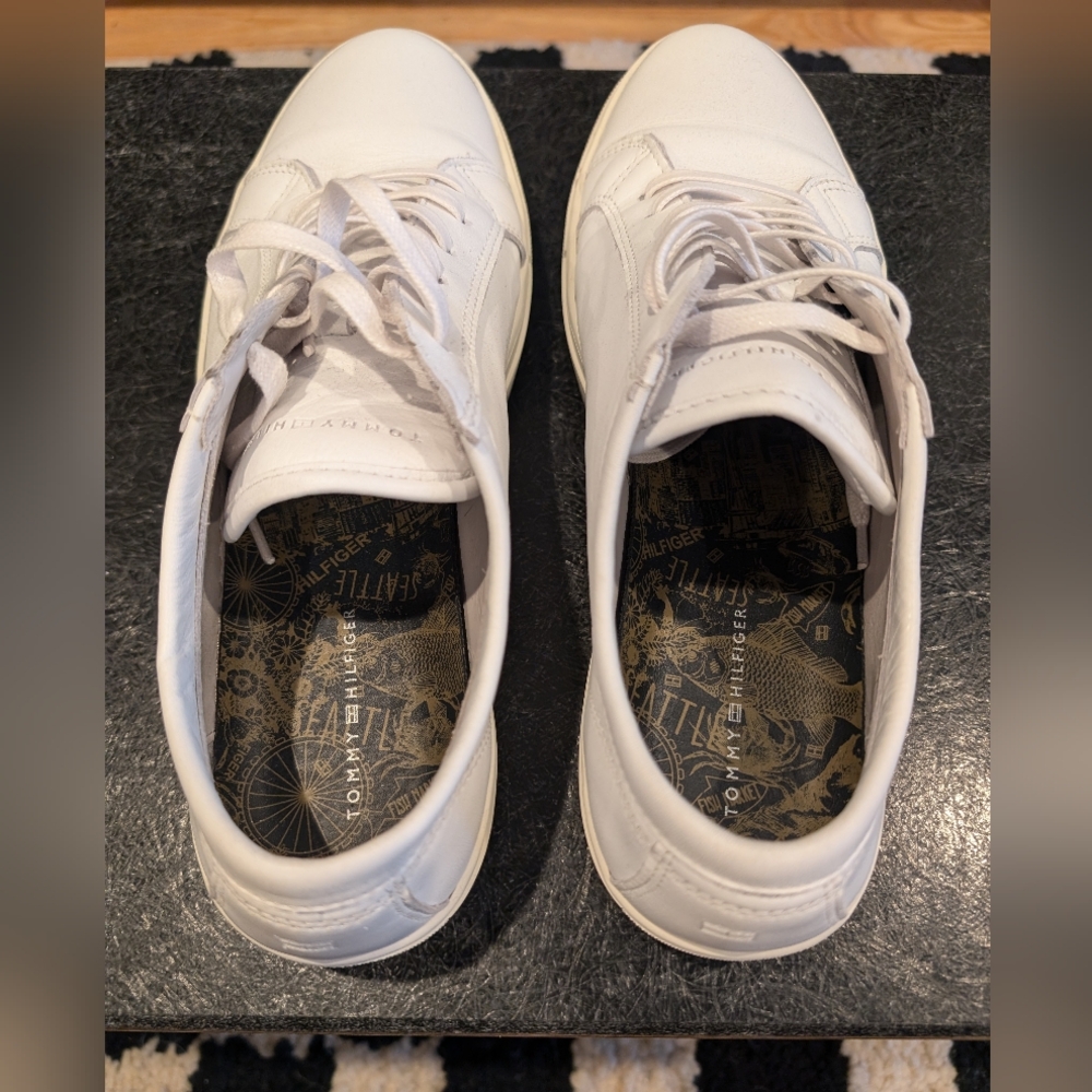 Timmy Hilfiger leather sneakers US 11 - Picture 2 of 8